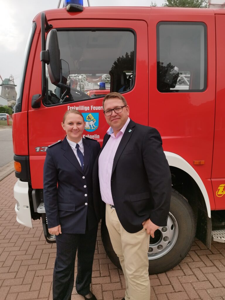 Jugendwartin Stefanie Schümann und Bürgermeister Thomas Gutteck